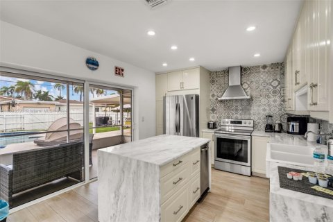 Снять в аренду виллу или дом в Холливуд, Флорида 3 спальни, 161м2, № 1943406 - фото 8