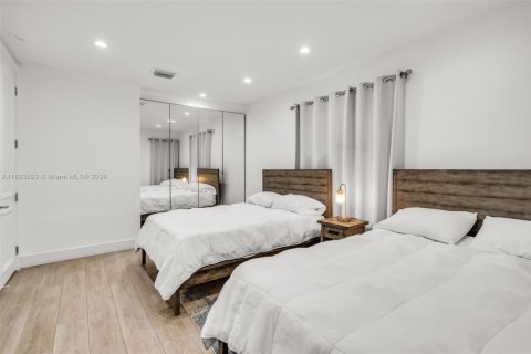 Снять в аренду виллу или дом в Холливуд, Флорида 3 спальни, 161м2, № 1943406 - фото 13