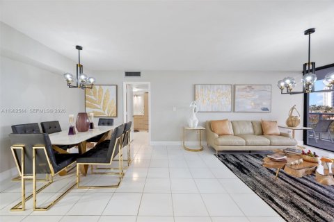 Copropriété à vendre à Aventura, Floride: 2 chambres, 101.45 m2 № 2243678 - photo 5