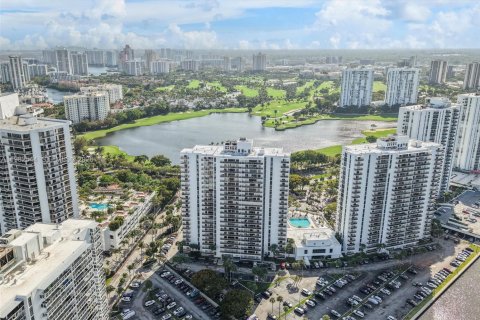 Copropriété à vendre à Aventura, Floride: 2 chambres, 101.45 m2 № 2243678 - photo 20