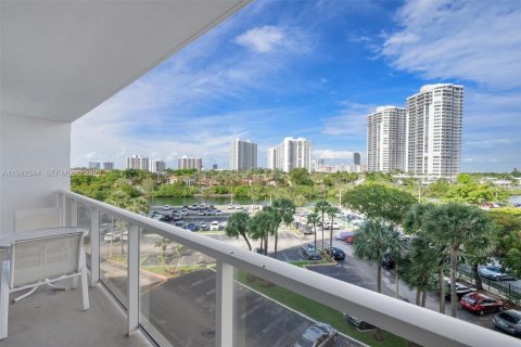 Copropriété à vendre à Aventura, Floride: 2 chambres, 101.45 m2 № 2243678 - photo 13