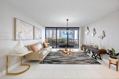 Condo à Aventura, Floride, 2 chambres № 2243678