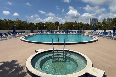 Copropriété à vendre à Aventura, Floride: 2 chambres, 101.45 m2 № 2243678 - photo 14