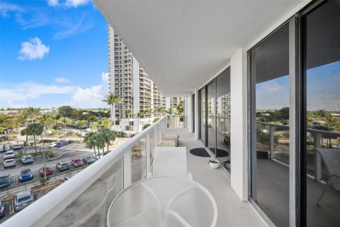 Copropriété à vendre à Aventura, Floride: 2 chambres, 101.45 m2 № 2243678 - photo 2