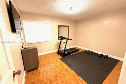 Casa en venta en Lauderhill, Florida, 4 dormitorios, 196.67 m2 № 1874847 - foto 21