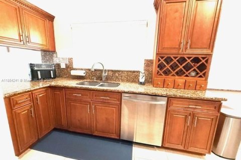 Casa en venta en Lauderhill, Florida, 4 dormitorios, 196.67 m2 № 1874847 - foto 18