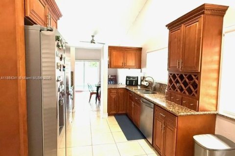 Casa en venta en Lauderhill, Florida, 4 dormitorios, 196.67 m2 № 1874847 - foto 14