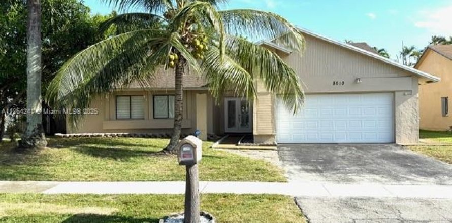Casa en Lauderhill, Florida 4 dormitorios, 196.67 m2 № 1874847