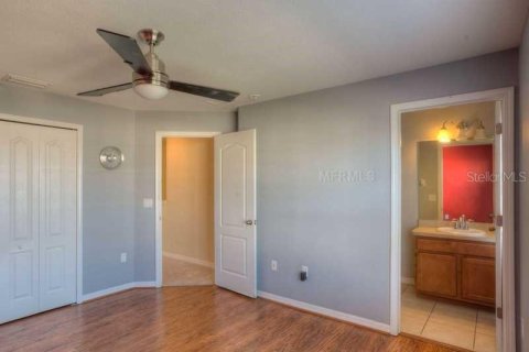 Adosado en alquiler en Brandon, Florida, 4 dormitorios, 187.94 m2 № 1909372 - foto 6