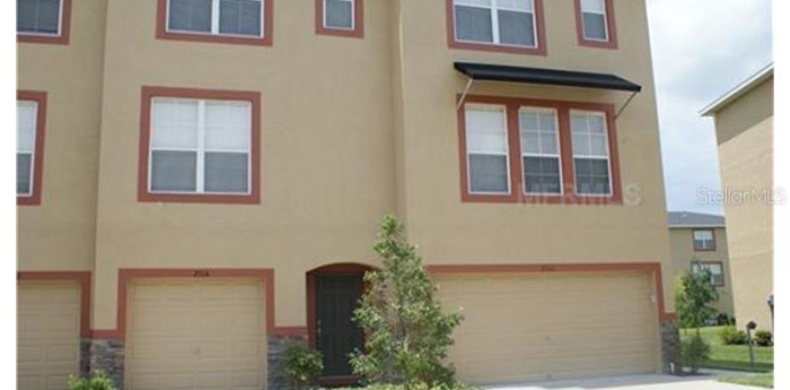 Adosado en Brandon, Florida 4 dormitorios, 187.94 m2 № 1909372