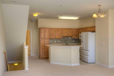 Adosado en alquiler en Brandon, Florida, 4 dormitorios, 187.94 m2 № 1909372 - foto 2