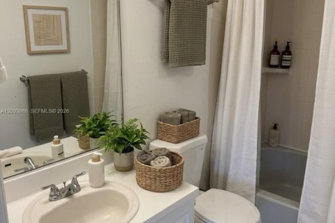 Copropriété à louer à Miami, Floride: 2 chambres, 96.71 m2 № 2385315 - photo 3