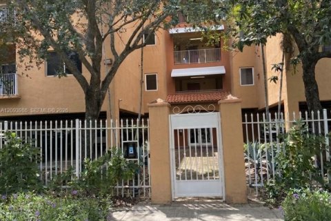 Copropriété à louer à Miami, Floride: 2 chambres, 96.71 m2 № 2385315 - photo 9