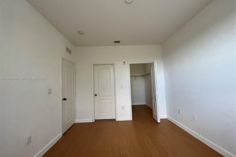 Снять в аренду кондоминиум в Хомстед, Флорида 2 спальни, 86.4м2, № 2005571 - фото 7