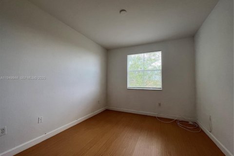 Снять в аренду кондоминиум в Хомстед, Флорида 2 спальни, 86.4м2, № 2005571 - фото 3