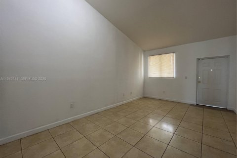 Снять в аренду кондоминиум в Хомстед, Флорида 2 спальни, 86.4м2, № 2005571 - фото 8