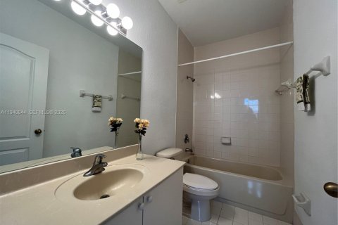 Снять в аренду кондоминиум в Хомстед, Флорида 2 спальни, 86.4м2, № 2005571 - фото 6