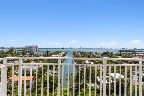 Condo in North Miami, Florida, 1 bedroom № 1978509 - photo 9