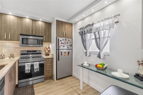 Copropriété à vendre à Lauderdale Lakes, Floride: 2 chambres, 93.83 m2 № 1700452 - photo 9