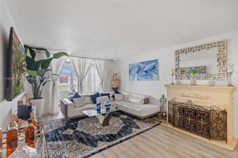 Copropriété à vendre à Lauderdale Lakes, Floride: 2 chambres, 93.83 m2 № 1700452 - photo 5