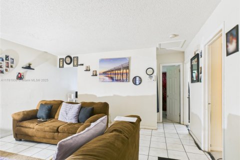 Propiedad comercial en venta en Fort Lauderdale, Florida, 154.03 m2 № 1923014 - foto 23