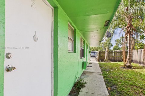 Propiedad comercial en venta en Fort Lauderdale, Florida, 154.03 m2 № 1923014 - foto 2