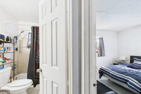 Propiedad comercial en venta en Fort Lauderdale, Florida, 154.03 m2 № 1923014 - foto 11