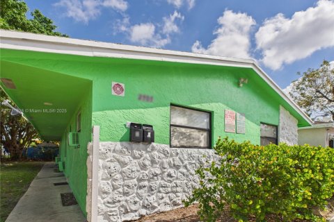 Propiedad comercial en venta en Fort Lauderdale, Florida, 154.03 m2 № 1923014 - foto 4