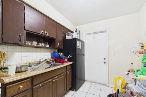 Propiedad comercial en venta en Fort Lauderdale, Florida, 154.03 m2 № 1923014 - foto 27