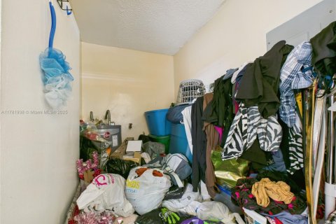 Propiedad comercial en venta en Fort Lauderdale, Florida, 154.03 m2 № 1923014 - foto 29