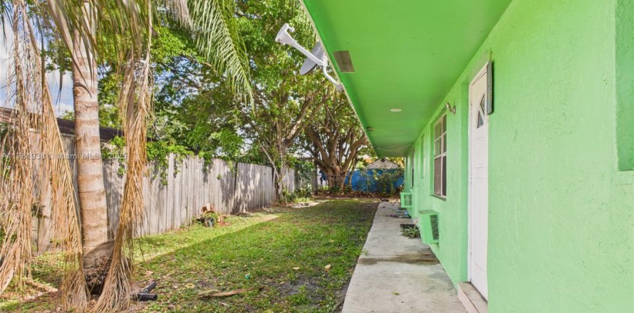 Propiedad comercial en Fort Lauderdale, Florida 154.03 m2 № 1923014