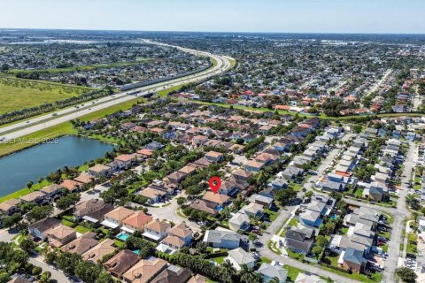 House in Homestead, Florida 3 bedrooms, 156.45 sq.m. № 2007274 - photo 25