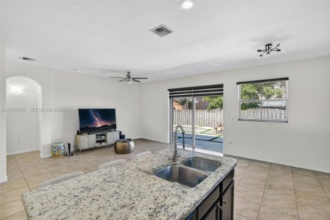 House in Homestead, Florida 3 bedrooms, 156.45 sq.m. № 2007274 - photo 9