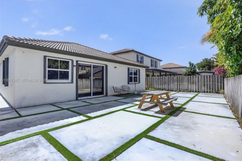 House in Homestead, Florida 3 bedrooms, 156.45 sq.m. № 2007274 - photo 20