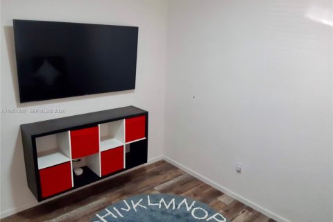 Casa en venta en Homestead, Florida, 3 dormitorios, 156.45 m2 № 2007274 - foto 5