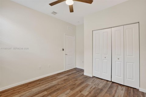 House in Homestead, Florida 3 bedrooms, 156.45 sq.m. № 2007274 - photo 16