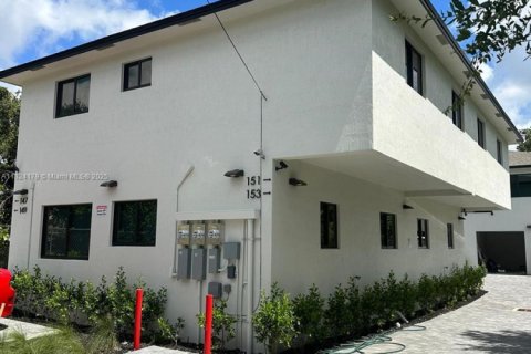 Immobilier commercial à Miami, Floride 498.79 m2 № 2066854