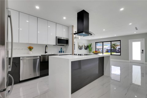 Casa en Fort Lauderdale, Florida 3 dormitorios, 125.14 m2 № 2264682