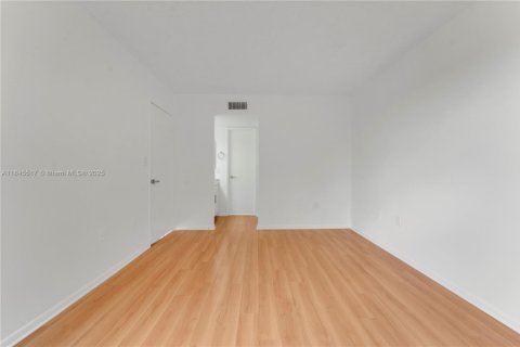 Copropriété à vendre à Miami, Floride: 2 chambres, 89 m2 № 1842625 - photo 9