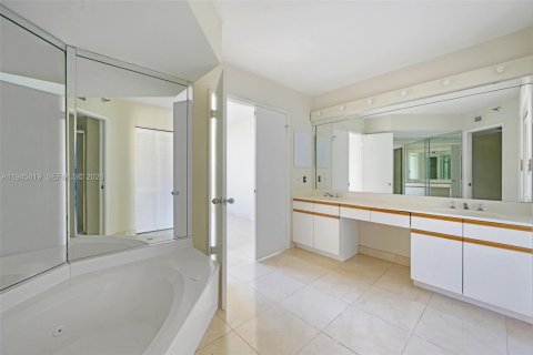 Copropriété à vendre à Aventura, Floride: 2 chambres, 126.44 m2 № 2001225 - photo 15
