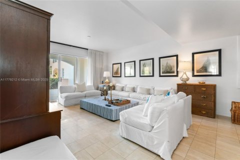 Condominio en alquiler en Miami Beach, Florida, 3 dormitorios, 190.36 m2 № 1868485 - foto 28