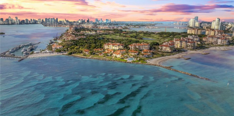 Condominio en Miami Beach, Florida, 3 dormitorios  № 1868485