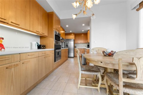 Condominio en alquiler en Miami Beach, Florida, 3 dormitorios, 190.36 m2 № 1868485 - foto 22