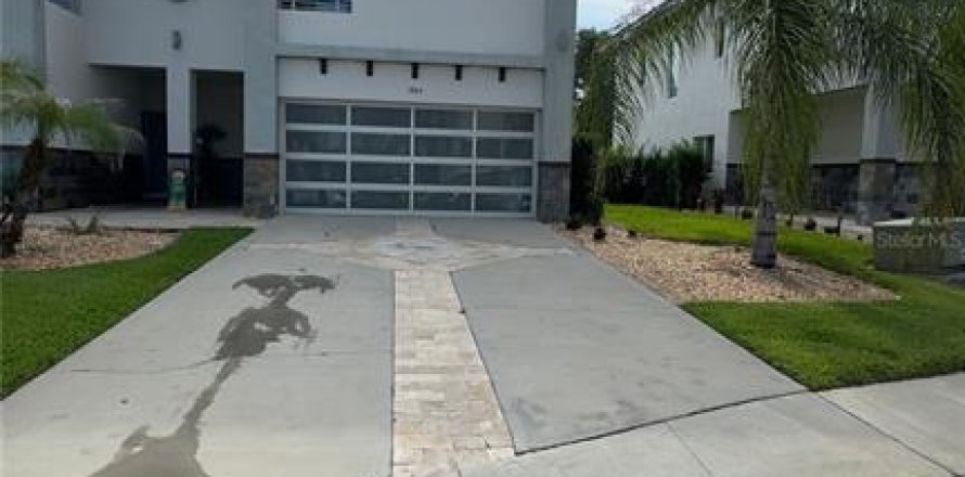 Touwnhouse à Davenport, Floride 4 chambres, 219.81 m2 № 2299760