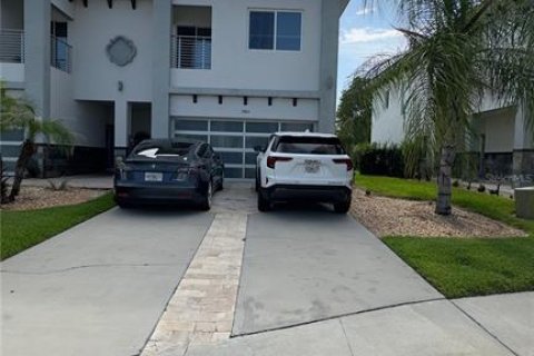 Touwnhouse à vendre à Davenport, Floride: 4 chambres, 219.81 m2 № 2299760 - photo 2