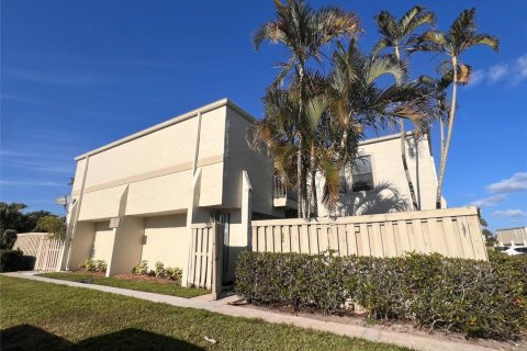 Townhouse in Wellington, Florida 3 bedrooms, 150.69 sq.m. № 961643 - photo 1