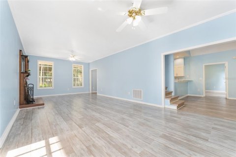House in Inglis, Florida 3 bedrooms, 186.92 sq.m. № 1883709 - photo 12
