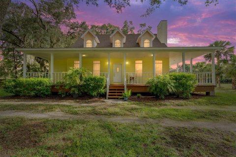 House in Inglis, Florida 3 bedrooms, 186.92 sq.m. № 1883709 - photo 2