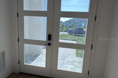 House in Port Charlotte, Florida 4 bedrooms, 182.37 sq.m. № 2220505 - photo 28