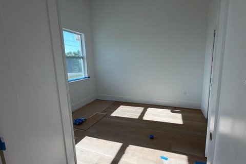 House in Port Charlotte, Florida 4 bedrooms, 182.37 sq.m. № 2220505 - photo 27